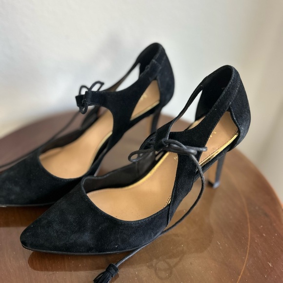 Elegant Black Women's Heels by Michael Shannon - Picture 2 of 4